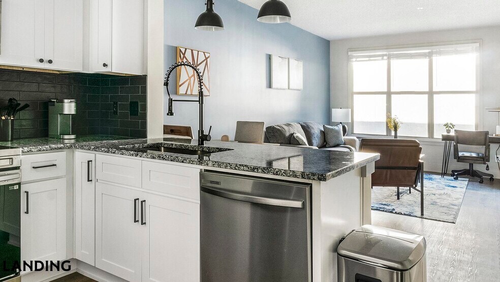 Building Photo - 49 Boulevard SE