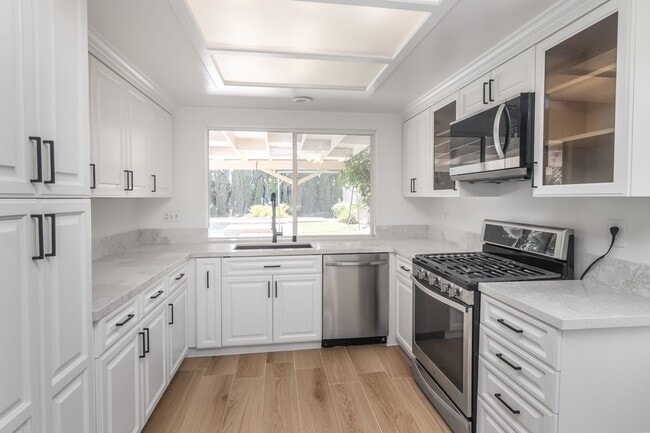 Primary Photo - Spacious 3-Bedroom Home with Pool, Jacuzzi...