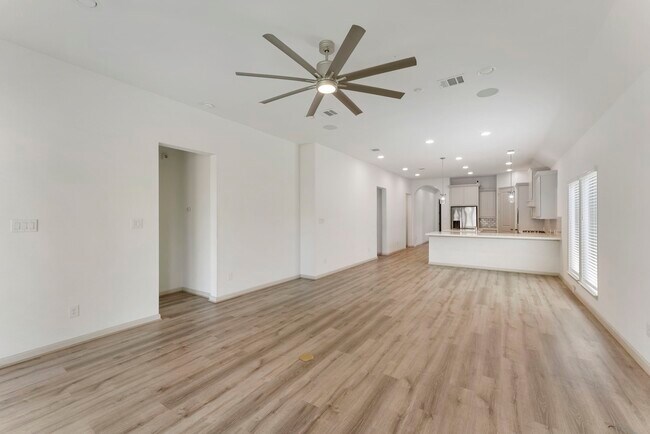 Building Photo - 17192 Wild Robin Ln