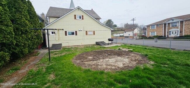 Building Photo - 304 Vine St