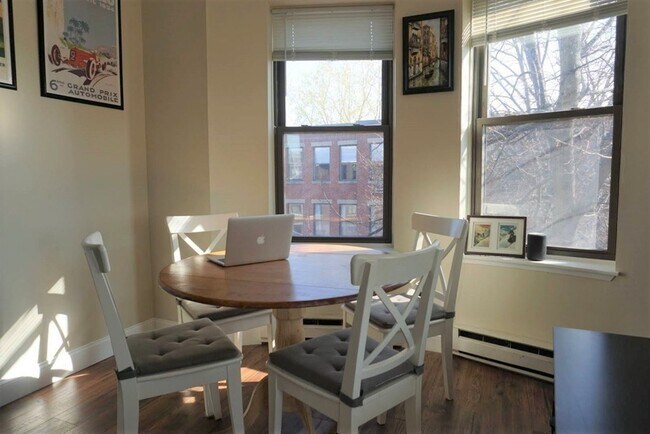 Building Photo - 2 Cypress Rd