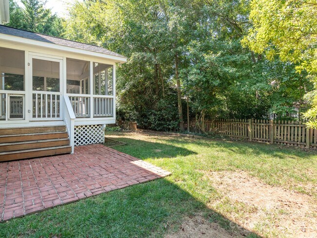 Building Photo - 6211 Rosebriar Ln