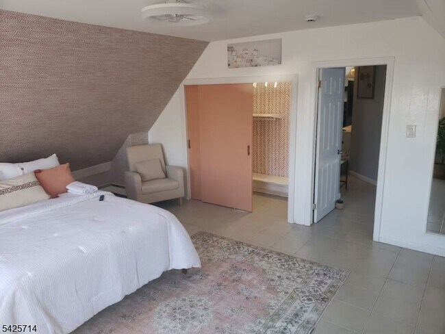 Building Photo - 187 Milford Ave