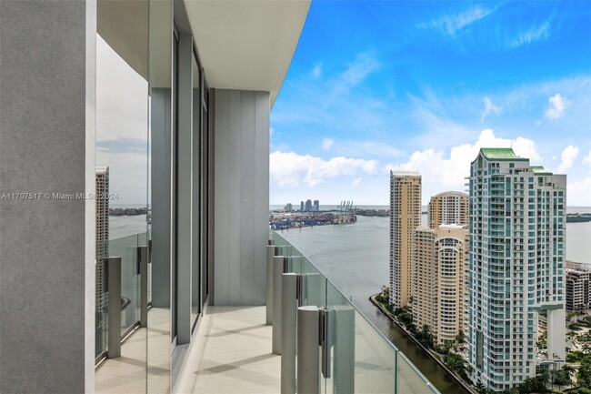 Building Photo - 300 Biscayne Blvd Way