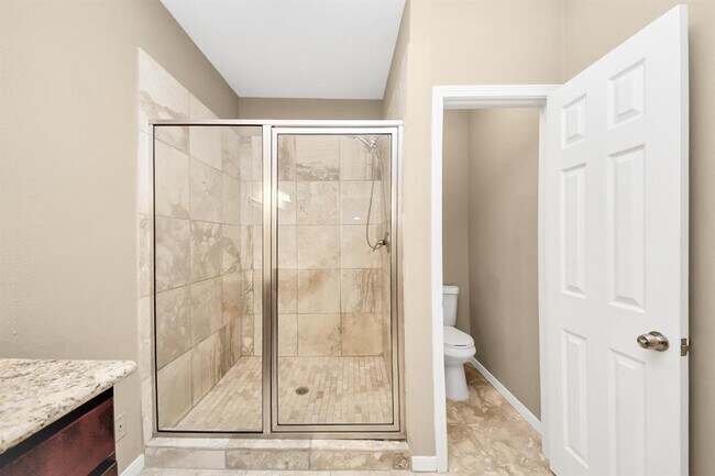Building Photo - 17573 Red Oak Dr