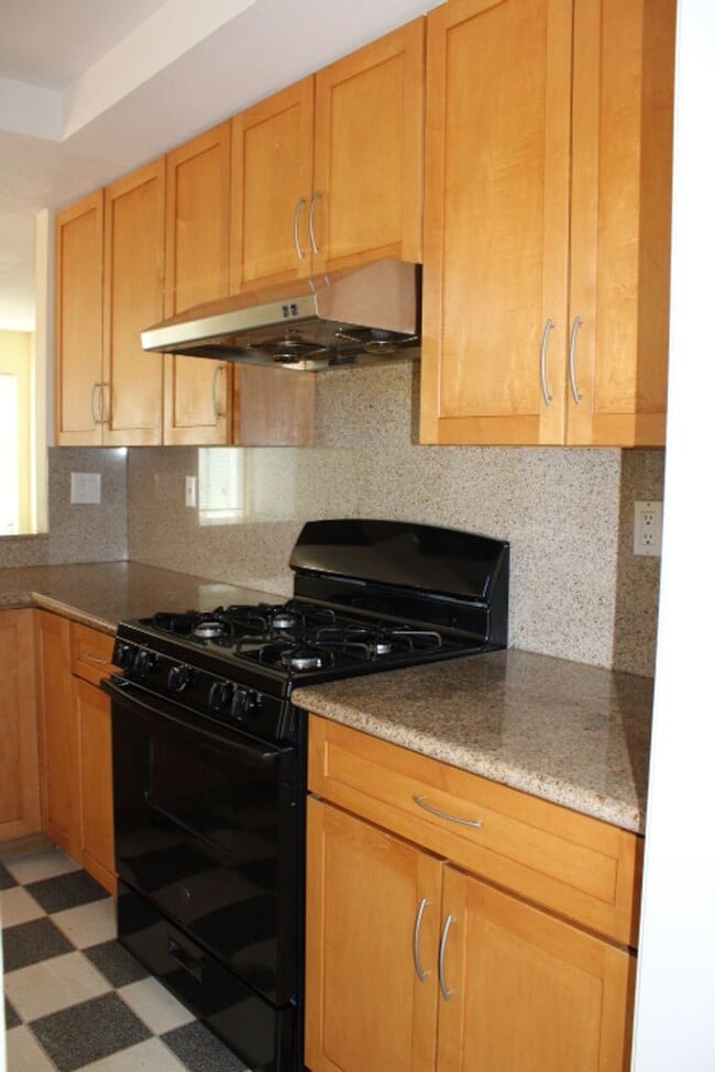 Building Photo - 151 Grenadine Way
