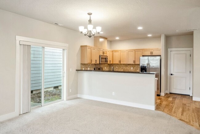 Building Photo - Bright, clean 3-bdrm/2.5-bath home in Beth...