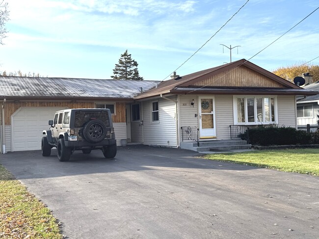 Building Photo - 3133 21st Pl