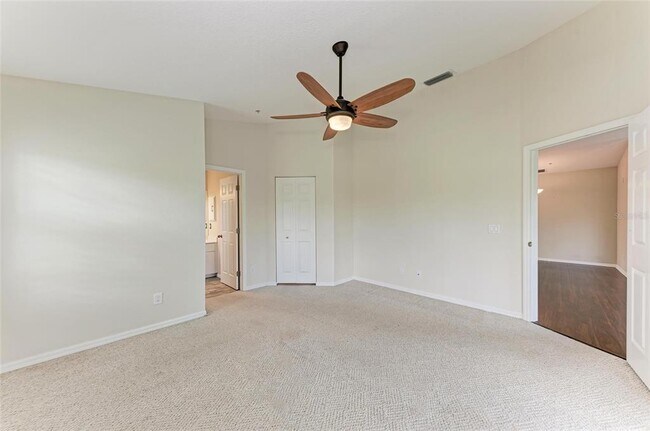 Building Photo - 803 Montrose Dr