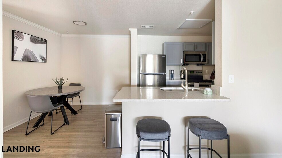 Building Photo - 210 Hillwood Blvd