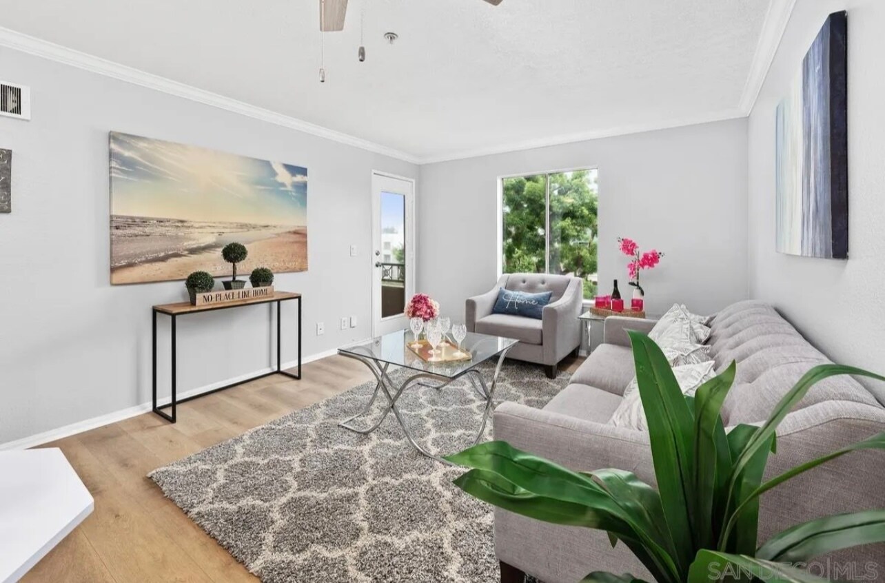 Building Photo - 8889 Caminito Plaza Centro