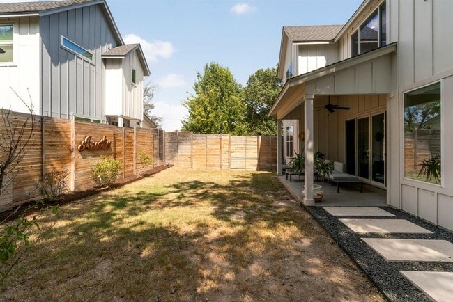 Building Photo - 8014 Tisdale Dr