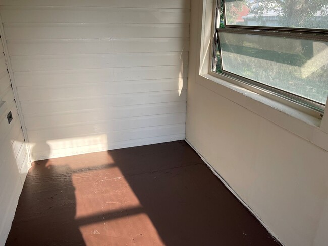 Building Photo - Alexander  37-39 Boone