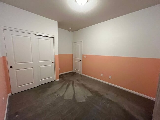 Building Photo - Lovely Single Story Home with Pool near Al...