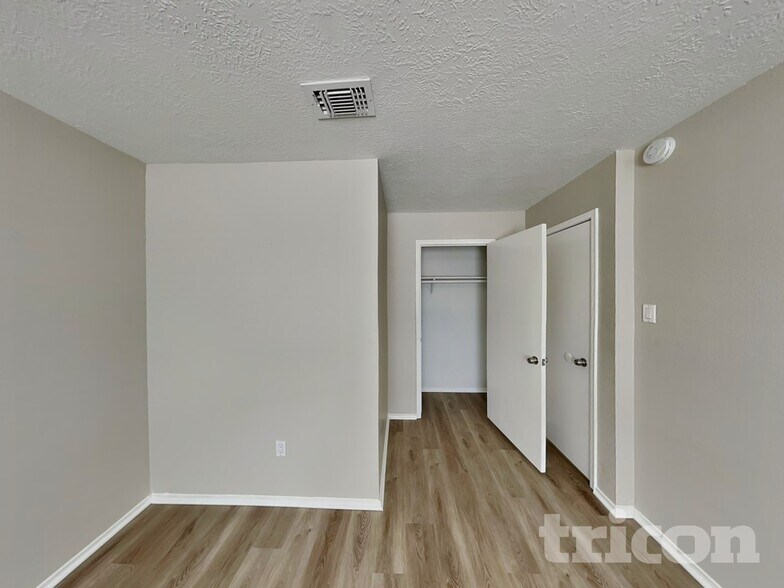 Building Photo - 5507 Bridgegate Dr