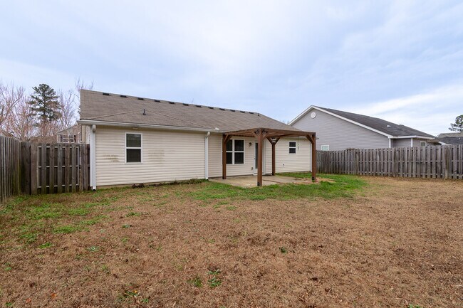 Building Photo - 3237 Alexandria Dr