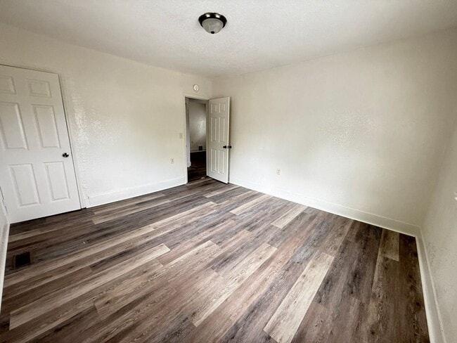 Building Photo - 107 W Wilkins St