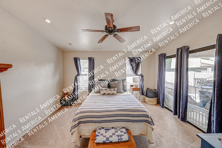 Building Photo - 9123 N 68th Dr