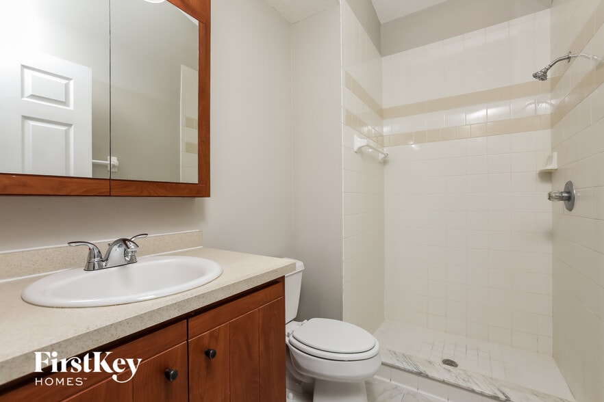 Building Photo - 2007 Juniper Dr