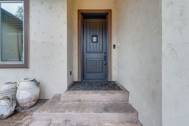 Building Photo - Utilities Included! Luxury Single-Story Ho...