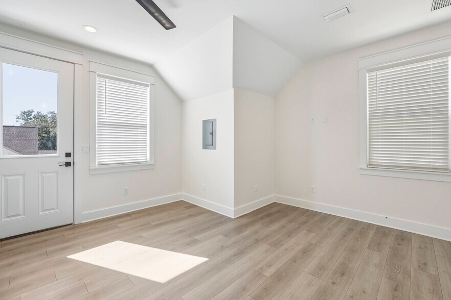 Building Photo - 4056 Biltmore Ave