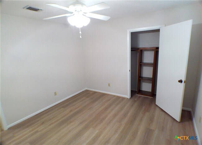 Building Photo - 3217 Patricia Ln