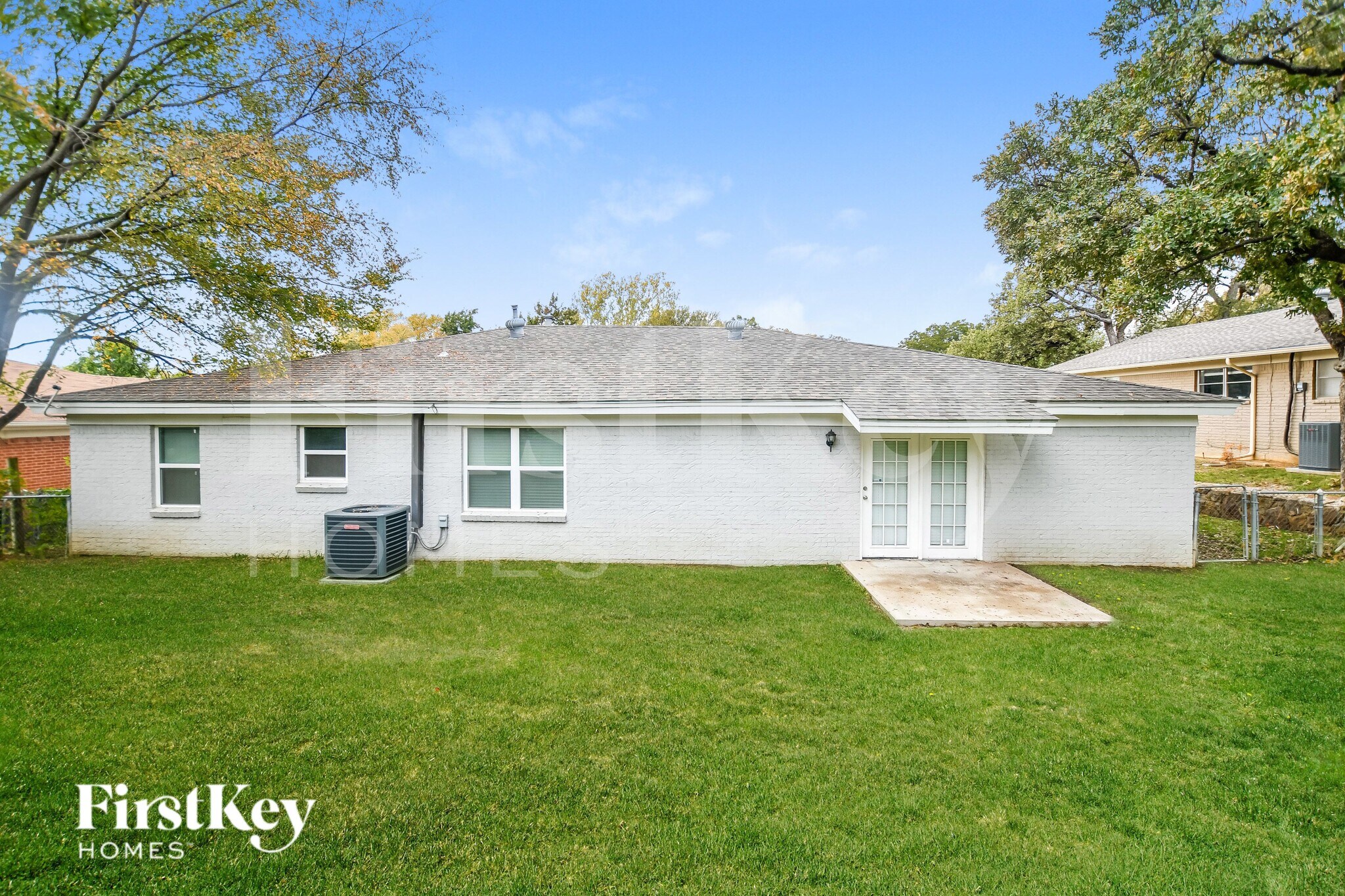 Building Photo - 1020 Mary Dr