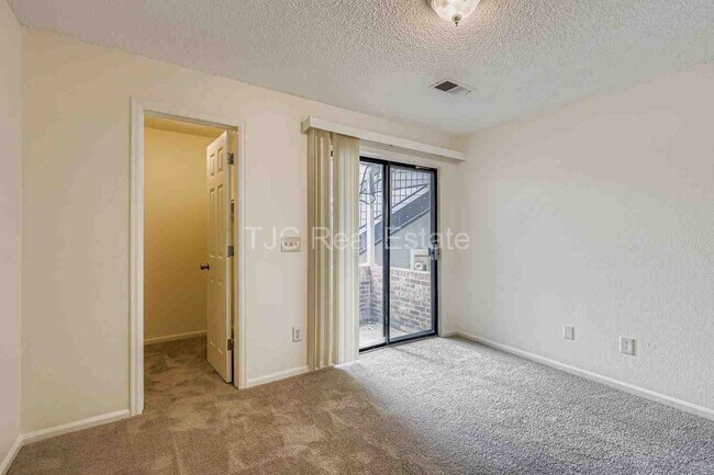 Building Photo - 5620 W 80th Pl