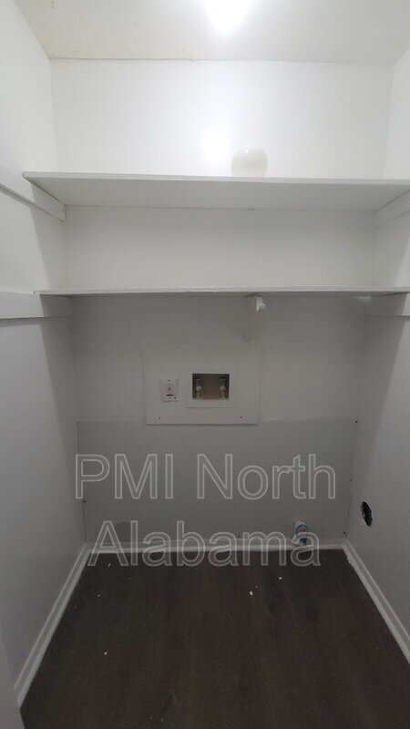 Building Photo - 906 Candlewood Dr NW