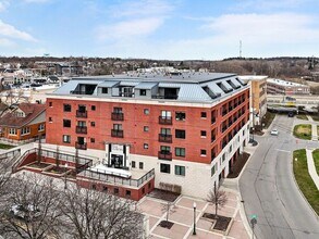 Building Photo - 1401 Walnut Blvd