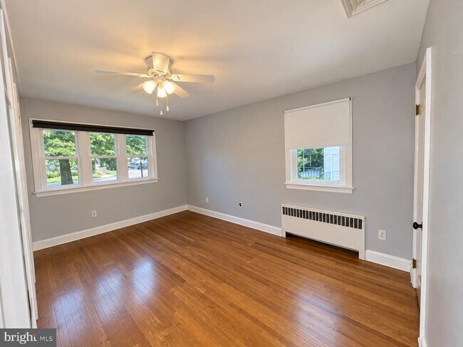 Building Photo - 6797 Lawnton St