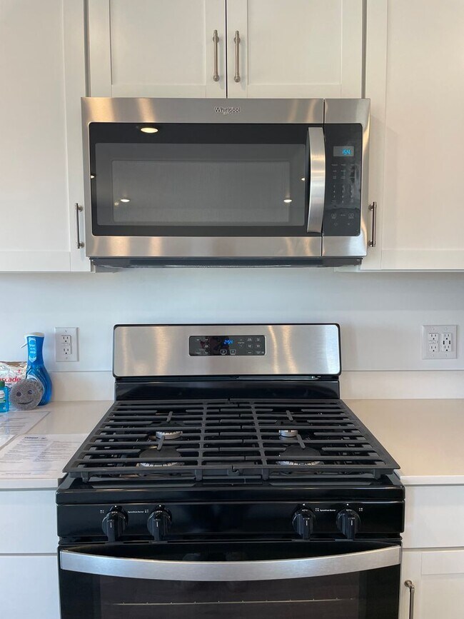 Building Photo - 3-Bedroom Townhome in Santaquin!