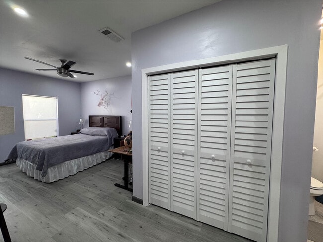 Building Photo - 1417 Avon Ln