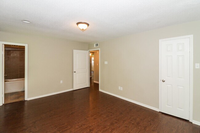 Building Photo - 6625 Santaolina Dr