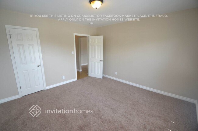 Building Photo - 2303 W 75th St