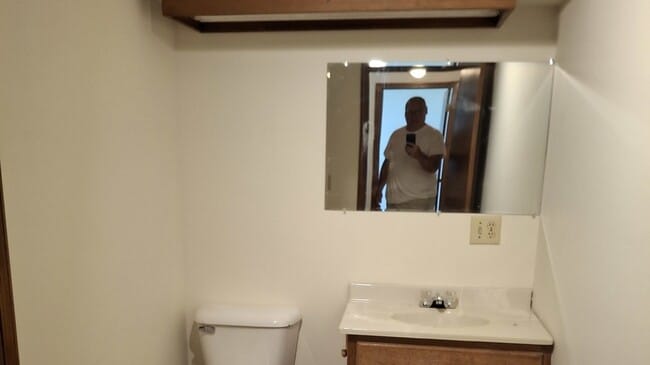 Building Photo - 643 Ziegler Dr