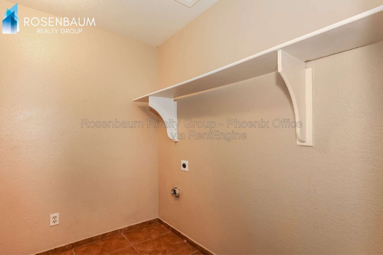 Building Photo - 845 N Date
