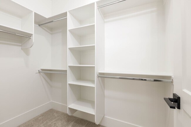 Building Photo - Beautiful 5 bed 4 bath home in Desert Cany...