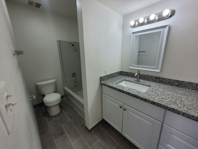 Interior Photo - Virginia Manor