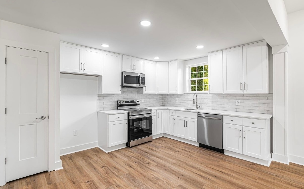 Kitchen - 20 Lyncrest St