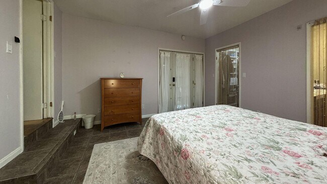 Building Photo - Spacious 4 Bedroom, 3 Bathroom Redlands Home!