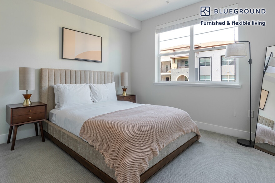 Building Photo - 3888 Artist Walk Common