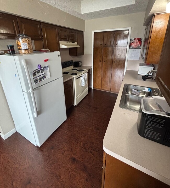Building Photo - 6503 Dunn Dr