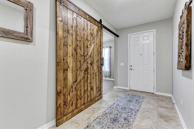 Building Photo - 5611 Barletta Dr