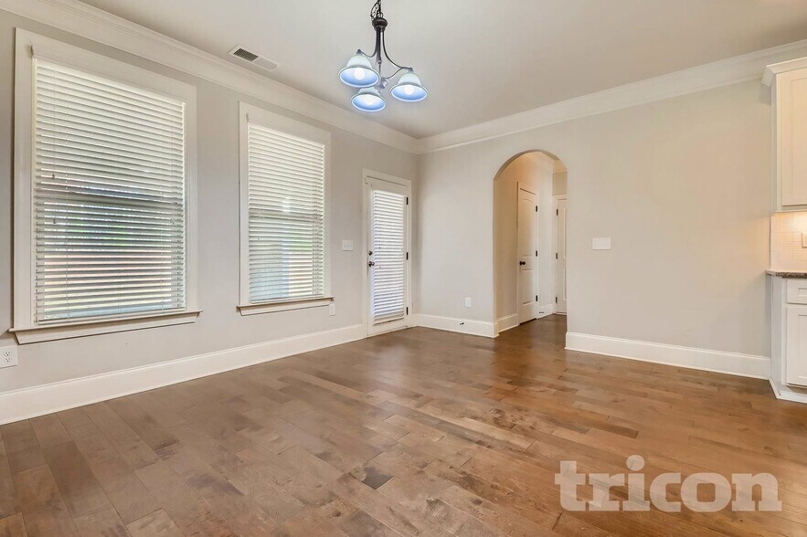 Building Photo - 273 Enfield Ln