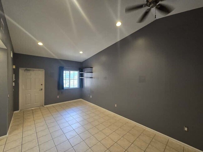 Building Photo - Spacious Briar Bay Rental in Gated Community