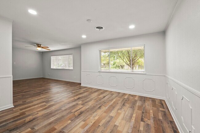 Building Photo - 205 Taft Ave