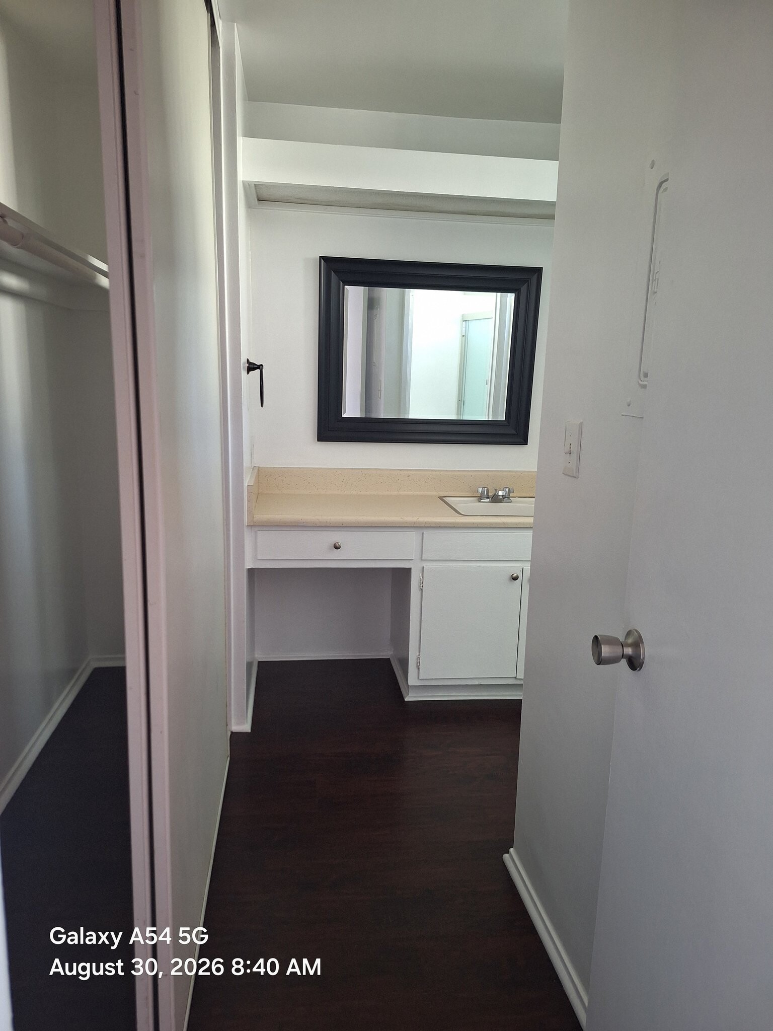 Building Photo - 609 De La Vina St