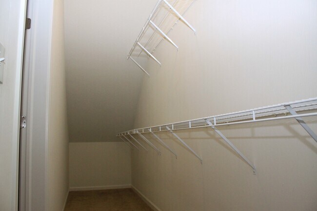 Building Photo - Located in the Detroit-Shoreway Area