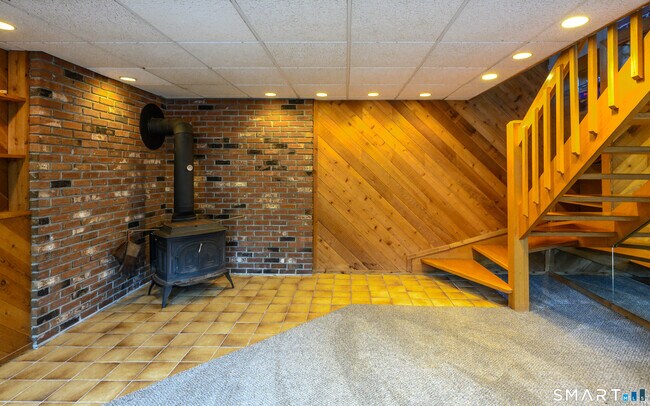 Building Photo - 7 Candleview Dr